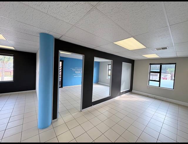 140M² OFFICE TO LET IN FOURWAYS